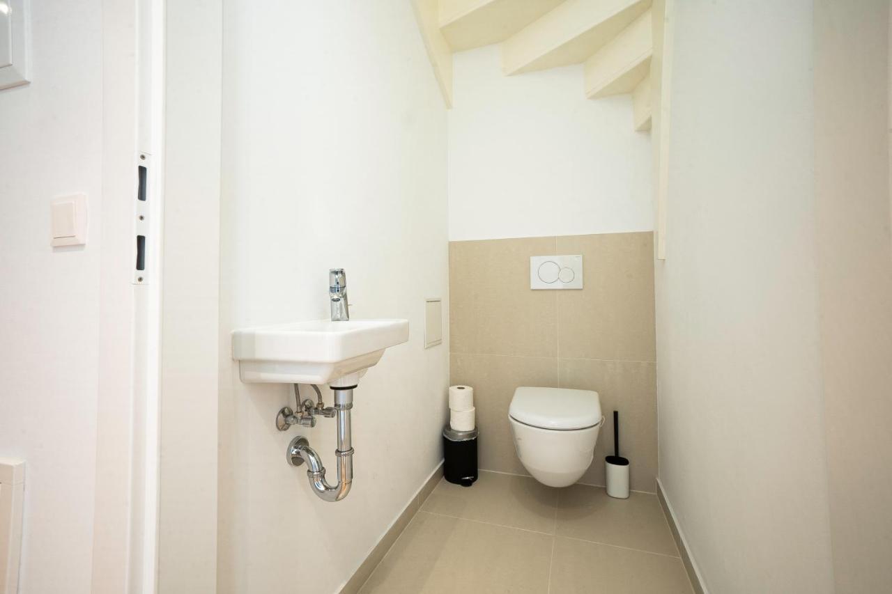 Orestaliving - Penthouse With Designer Renovation Wien Exteriör bild