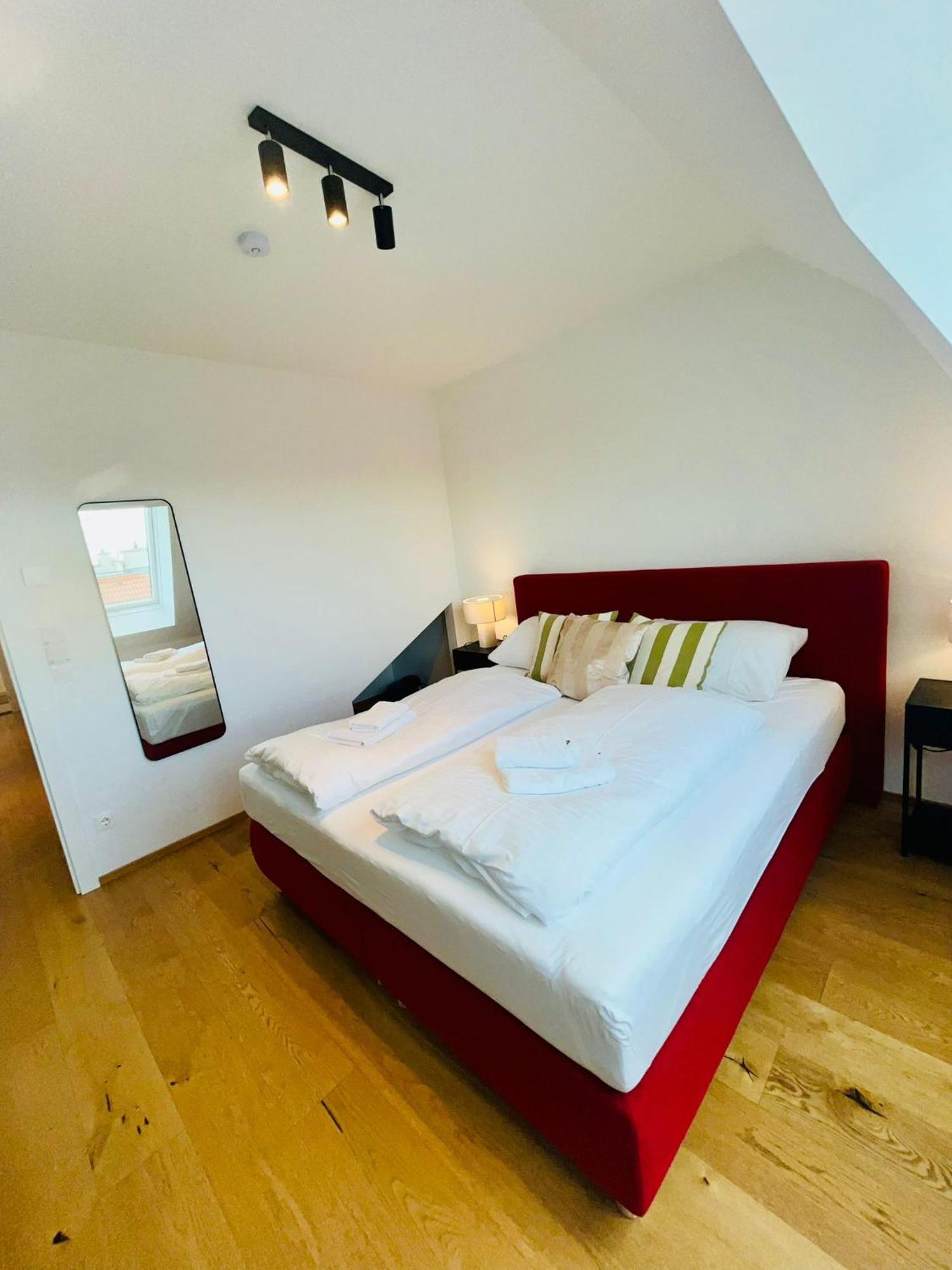 Orestaliving - Penthouse With Designer Renovation Wien Exteriör bild